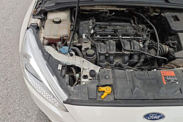 Used Ford Focus 2015 Hatchback 1.6L Automatic Fashion Edition Engine Bay Right