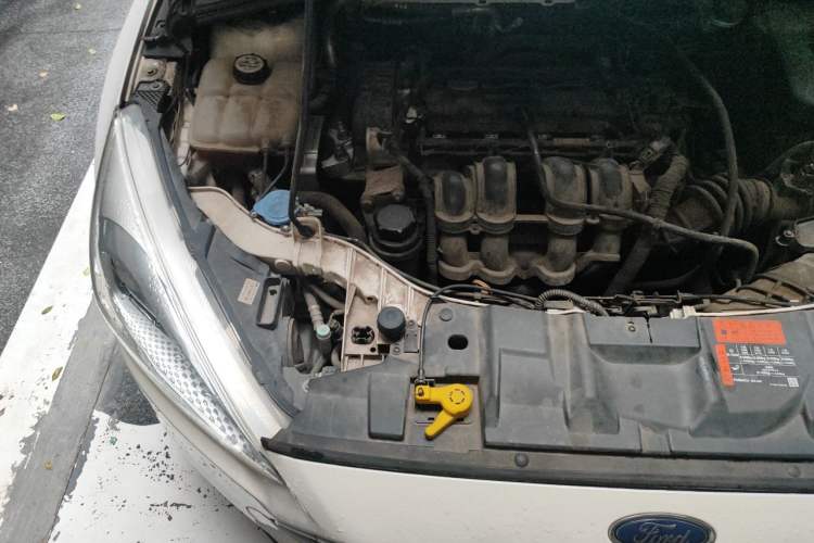 Used Ford Focus 2015 Hatchback 1.6L Automatic Comfort Model Engine Bay Right