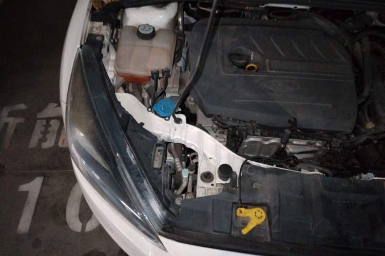 Used Ford Focus 2015 Hatchback EcoBoost 180 Automatic Sport Model Engine Bay Right