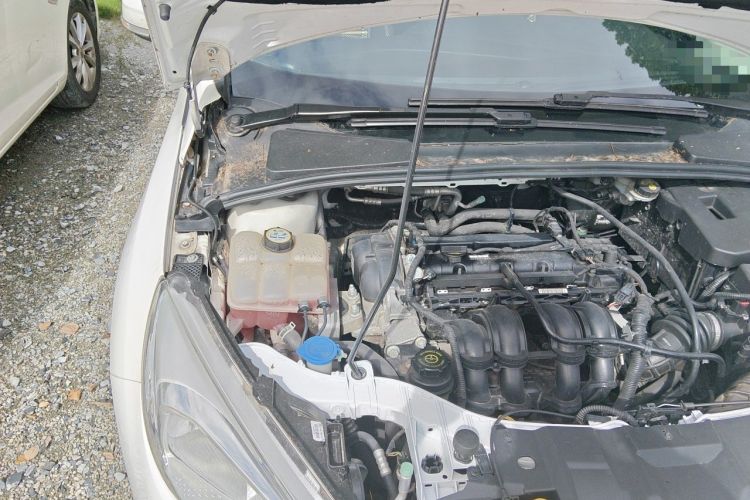 Used Ford Focus 2015 Hatchback 1.6L Automatic Comfort Model Engine Bay Right