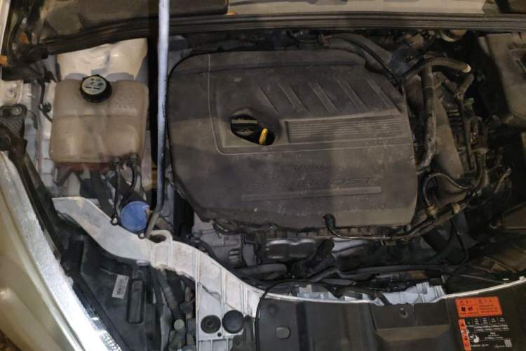 Used Ford Focus 2015 Hatchback EcoBoost 180 Automatic Elite Model Engine Bay Right