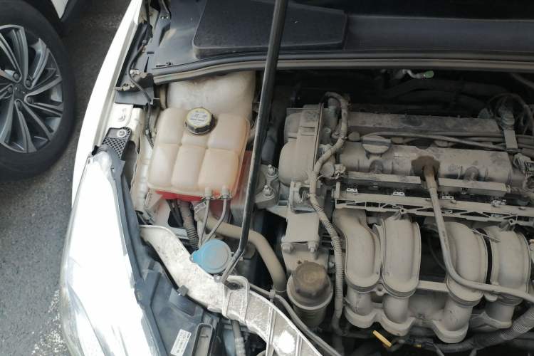 Used Ford Focus 2015 Hatchback 1.6L Automatic Comfort Model Engine Bay Right