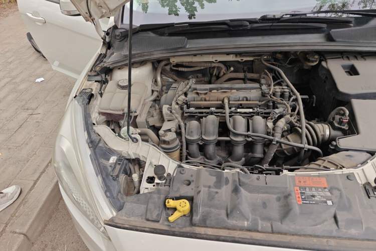 Used Ford Focus 2015 Hatchback 1.6L Automatic Comfort Model Engine Bay Right