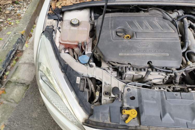 Used Ford Focus 2015 Sedan EcoBoost 180 Automatic Elite Model Engine Bay Right