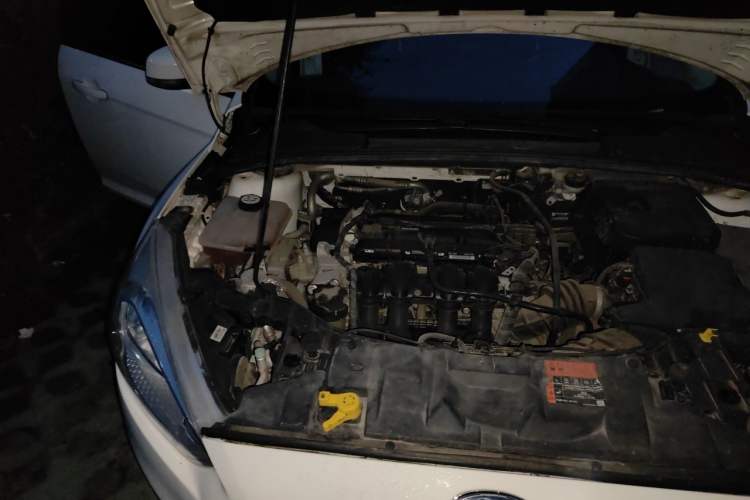 Used Ford Focus 2015 Hatchback 1.6L Automatic Comfort Model Engine Bay Right