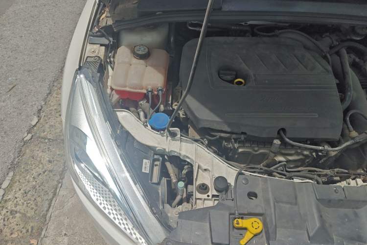 Used Ford Focus 2015 Hatchback EcoBoost 180 Automatic Elite Model Engine Bay Right