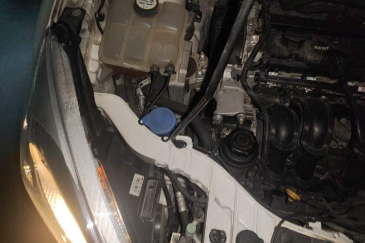 Used Ford Focus 2015 Sedan 1.6L Automatic Comfort Model Engine Bay Right