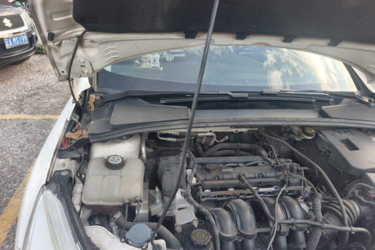 Used Ford Focus 2015 Hatchback 1.6L Automatic Fashion Edition Engine Bay Right