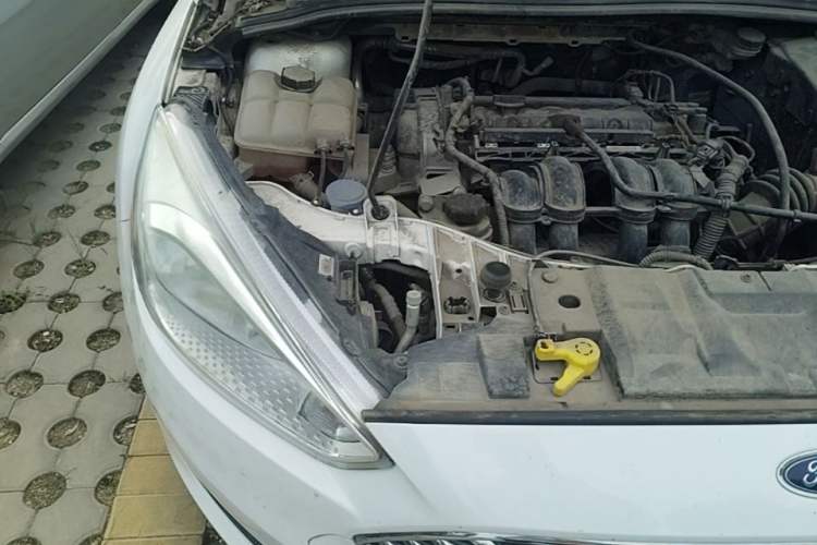 Used Ford Focus 2015 Sedan 1.6L Automatic Comfort Model Engine Bay Right