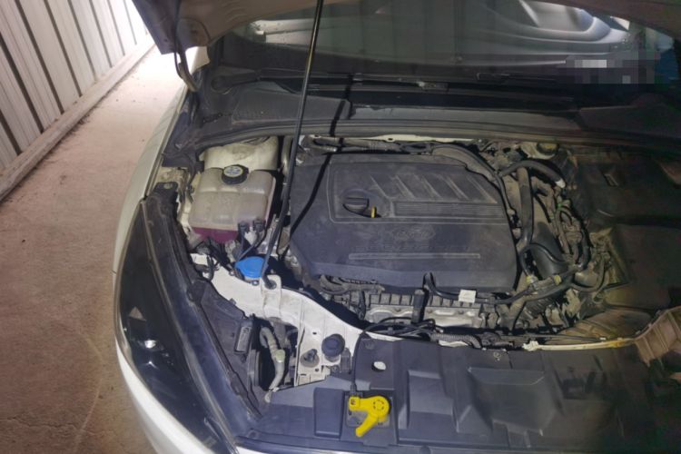 Used Ford Focus 2015 Sedan EcoBoost 180 Automatic Elite Model Engine Bay Right