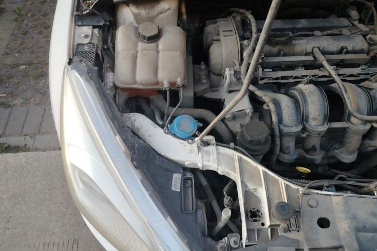 Used Ford Focus 2015 Hatchback 1.6L Manual Fashion Edition Engine Bay Right