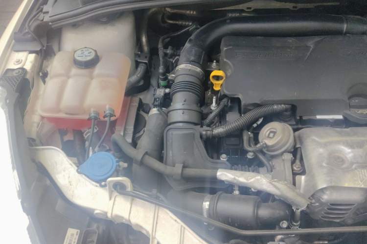 Used Ford Focus 2015 Sedan EcoBoost 125 Automatic Supreme Style Edition Engine Bay Right