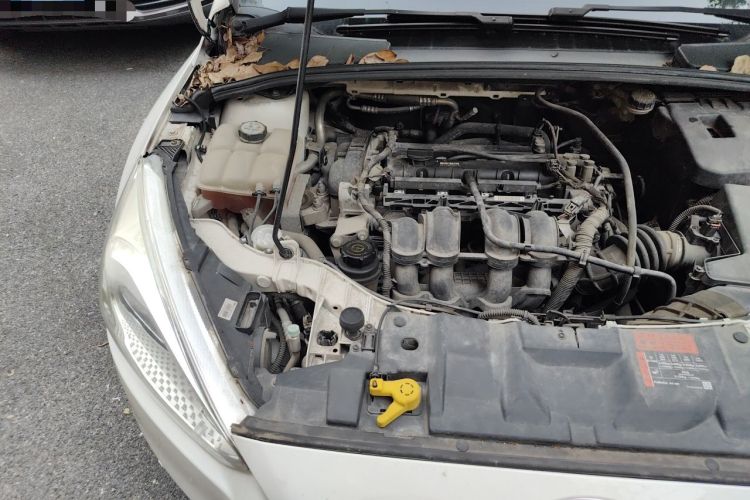 Used Ford Focus 2015 Sedan 1.6L Automatic Comfort Model Engine Bay Right
