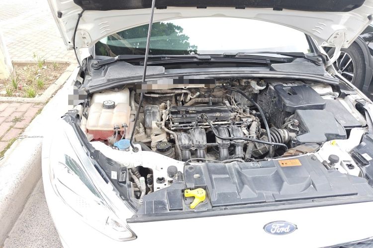 Used Ford Focus 2015 Hatchback 1.6L Automatic Fashion Edition Engine Bay Right
