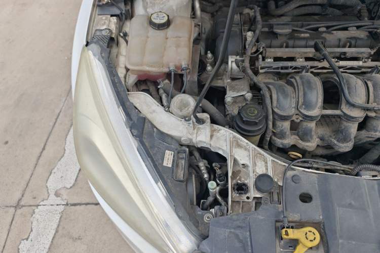 Used Ford Focus 2015 Sedan 1.6L Manual Comfort Model Engine Bay Right