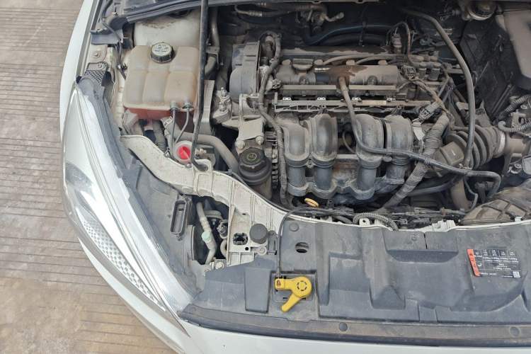 Used Ford Focus 2015 Sedan 1.6L Automatic Comfort Model Engine Bay Right
