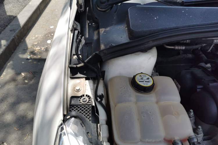 Used Ford Focus 2015 Sedan 1.6L Automatic Comfort Model Engine Bay Right