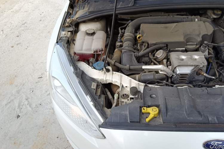 Used Ford Focus 2015 Sedan EcoBoost 125 Automatic Supreme Style Edition Engine Bay Right