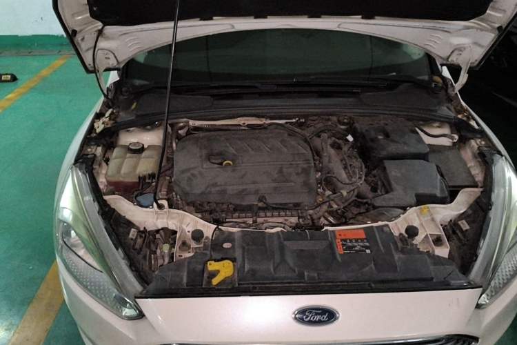 Used Ford Focus 2015 Sedan EcoBoost 180 Automatic Elite Model Engine Bay Right