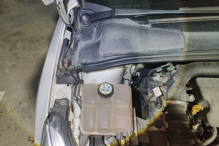 Used Ford Focus 2015 Hatchback EcoBoost 125 Automatic Supreme Style Edition Engine Bay Right
