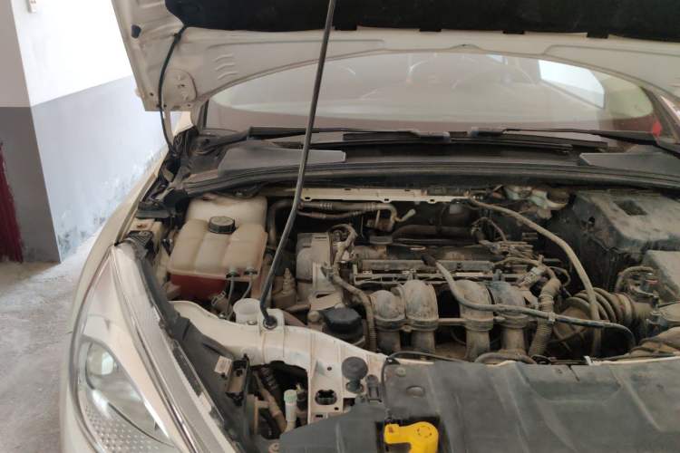 Used Ford Focus 2015 Hatchback 1.6L Automatic Fashion Edition Engine Bay Right