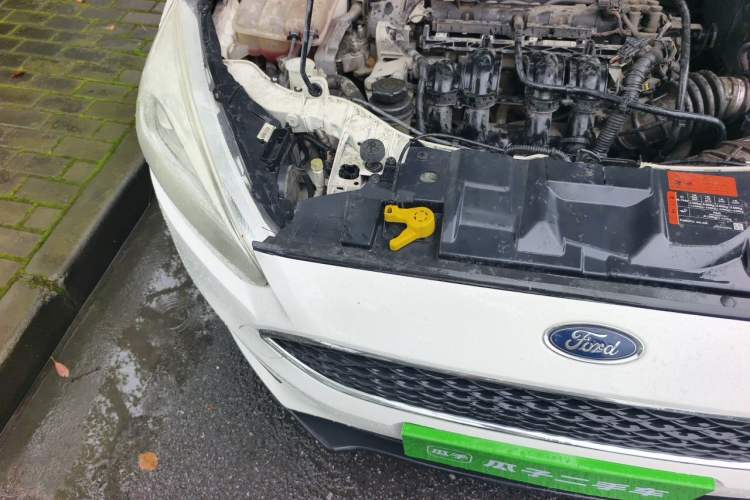 Used Ford Focus 2015 Hatchback 1.6L Automatic Comfort Model Engine Bay Right