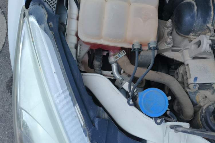 Used Ford Focus 2015 Hatchback 1.6L Manual Comfort Edition Engine Bay Right