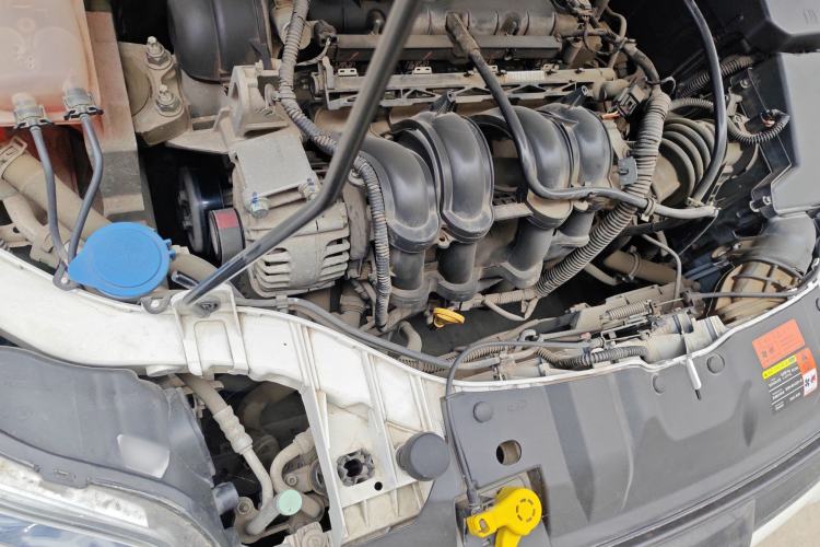 Used Ford Focus 2015 Hatchback 1.6L Manual Comfort Edition Engine Bay Right