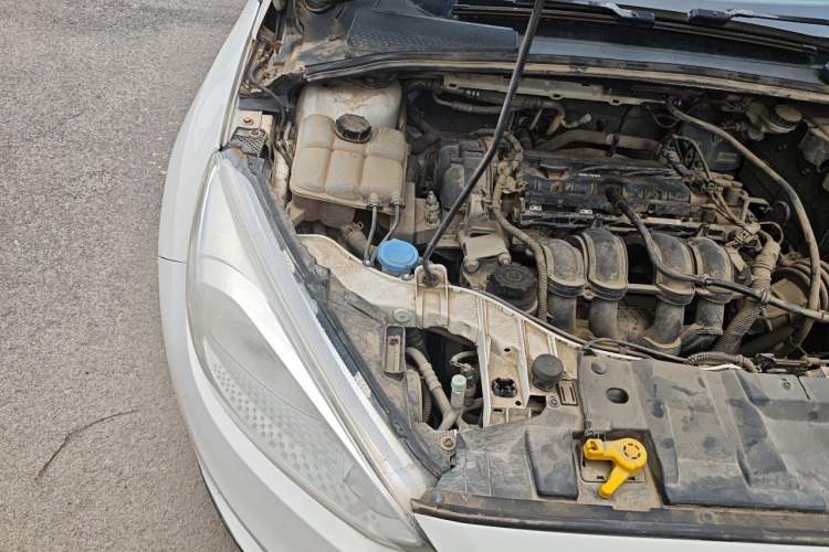 Used Ford Focus 2015 Hatchback 1.6L Automatic Comfort Model Engine Bay Right