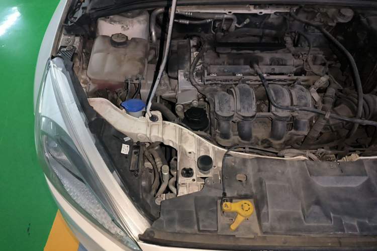 Used Ford Focus 2015 Sedan 1.6L Manual Fashion Edition Engine Bay Right