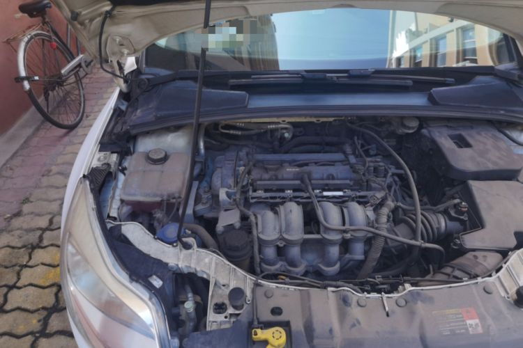 Used Ford Focus 2015 Sedan 1.6L Automatic Trend Model Engine Bay Right