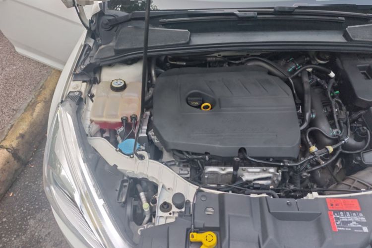 Used Ford Focus 2015 Sedan EcoBoost 180 Automatic Flagship Model Engine Bay Right
