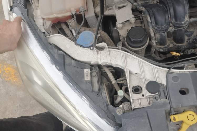 Used Ford Focus 2015 Sedan 1.6L Automatic Comfort Model Engine Bay Right