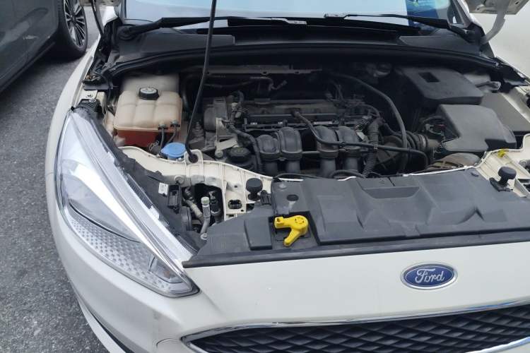 Used Ford Focus 2015 Hatchback 1.6L Automatic Comfort Model Engine Bay Right