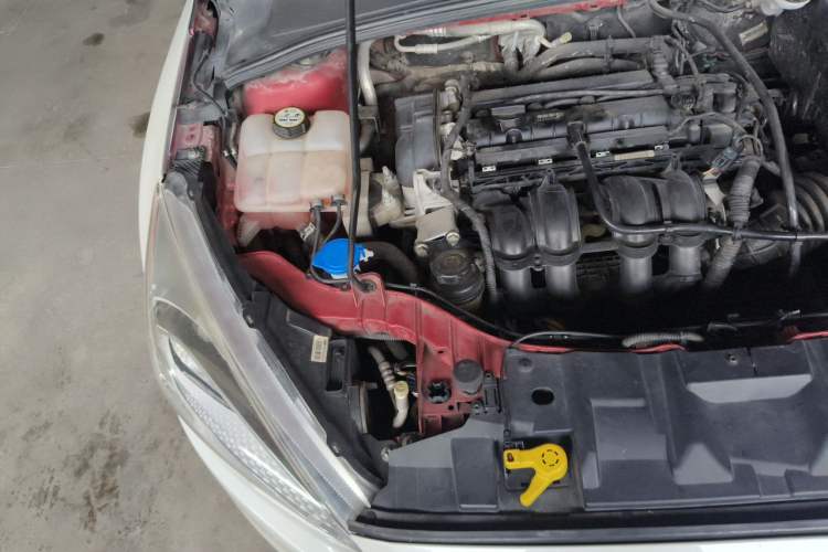 Used Ford Focus 2015 Hatchback 1.6L Automatic Comfort Model Engine Bay Right