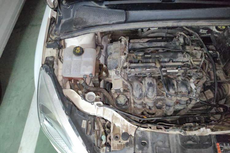 Used Ford Focus 2015 Hatchback 1.6L Automatic Comfort Model Engine Bay Right