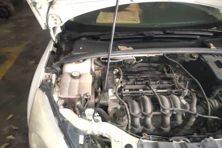 Used Ford Focus 2015 Hatchback 1.6L Automatic Comfort Model Engine Bay Right