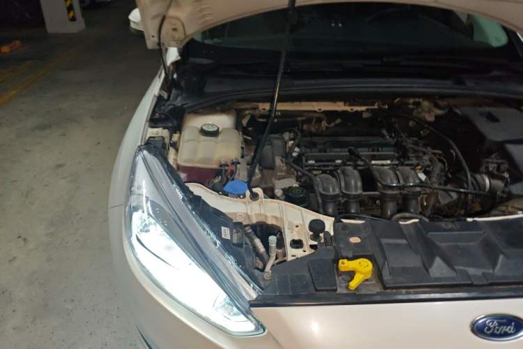 Used Ford Focus 2015 Sedan 1.6L Automatic Comfort Model Engine Bay Right