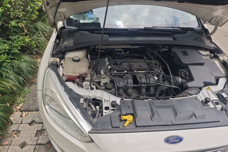 Used Ford Focus 2015 Sedan 1.6L Manual Fashion Edition Engine Bay Right