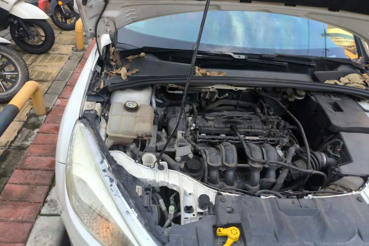 Used Ford Focus 2015 Hatchback 1.6L Automatic Comfort Model Engine Bay Right