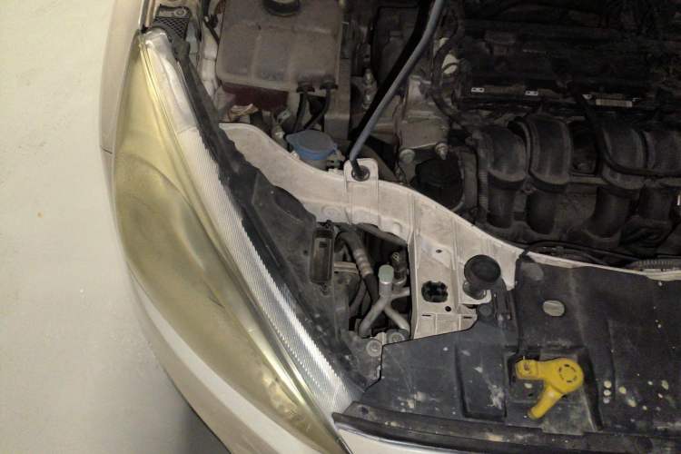 Used Ford Focus 2015 Sedan 1.6L Automatic Comfort Model Engine Bay Right