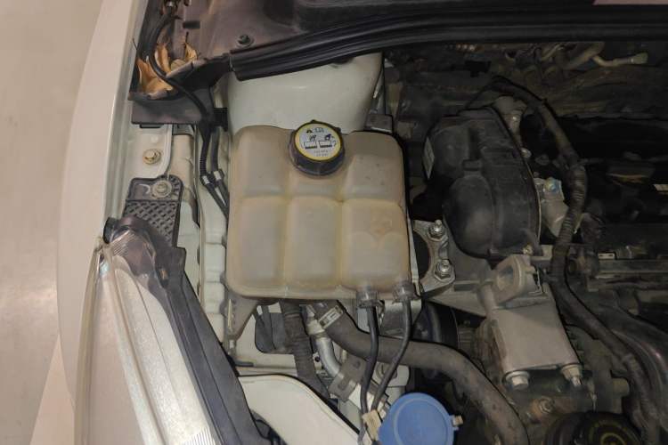 Used Ford Focus 2015 Hatchback 1.6L Automatic Fashion Edition Engine Bay Right