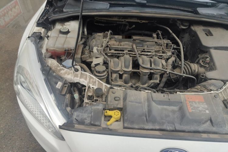 Used Ford Focus 2015 Sedan 1.6L Automatic Trend Model Engine Bay Right
