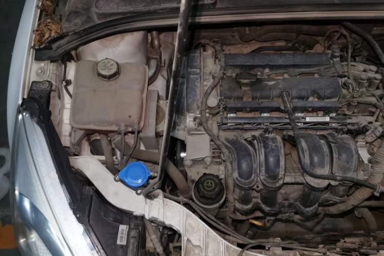 Used Ford Focus 2015 Sedan 1.6L Automatic Comfort Model Engine Bay Right