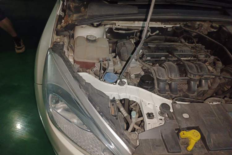 Used Ford Focus 2015 Hatchback 1.6L Automatic Comfort Model Engine Bay Right