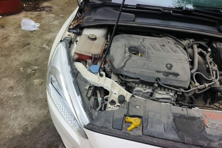 Used Ford Focus 2015 Sedan EcoBoost 180 Automatic Elite Model Engine Bay Right
