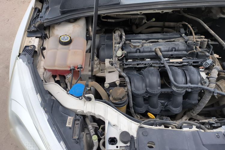 Used Ford Focus 2015 Sedan 1.6L Automatic Comfort Model Engine Bay Right