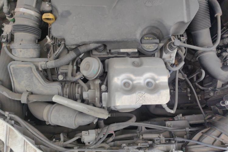 Used Ford Focus 2015 Hatchback EcoBoost 125 Automatic Supreme Style Edition Engine Bay