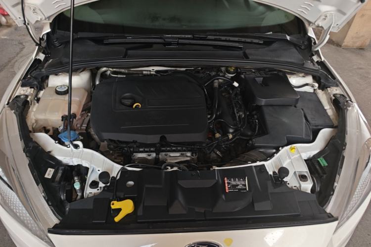 Used Ford Focus 2015 Sedan EcoBoost 180 Automatic Elite Model Engine Bay