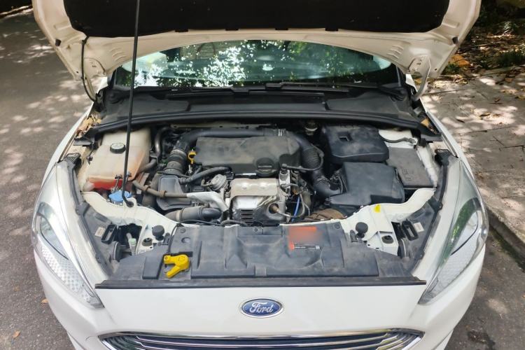 Used Ford Focus 2015 Sedan EcoBoost 125 Automatic Supreme Style Edition Engine Bay